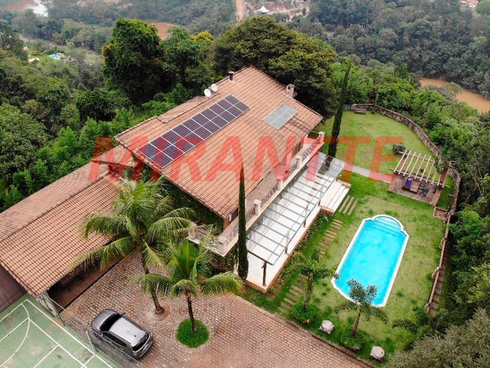 Cond. fechado de 561m² com 4 quartos em Serra da Cantareira