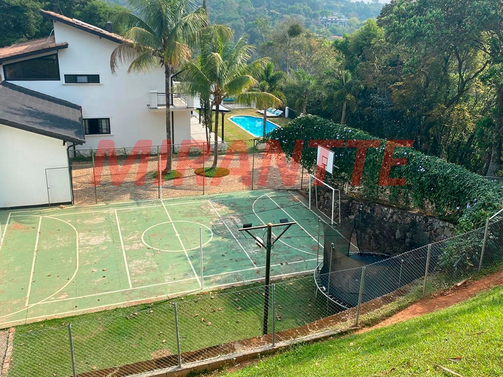 Cond. fechado de 561m² com 4 quartos em Serra da Cantareira
