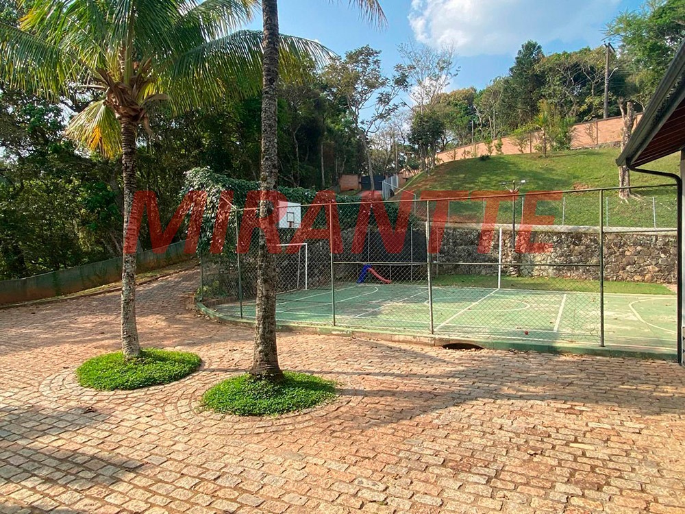 Cond. fechado de 561m² com 4 quartos em Serra da Cantareira