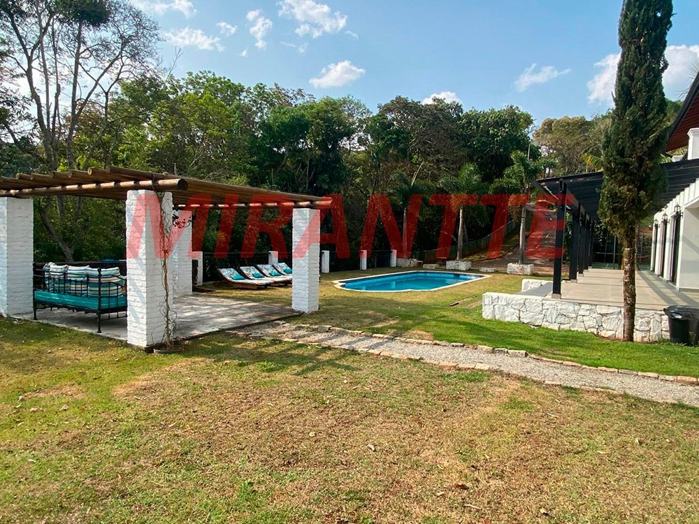 Cond. fechado de 561m² com 4 quartos em Serra da Cantareira