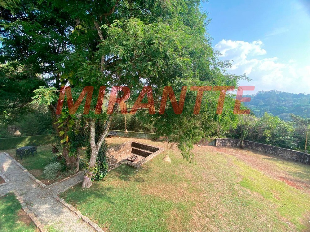 Cond. fechado de 561m² com 4 quartos em Serra da Cantareira