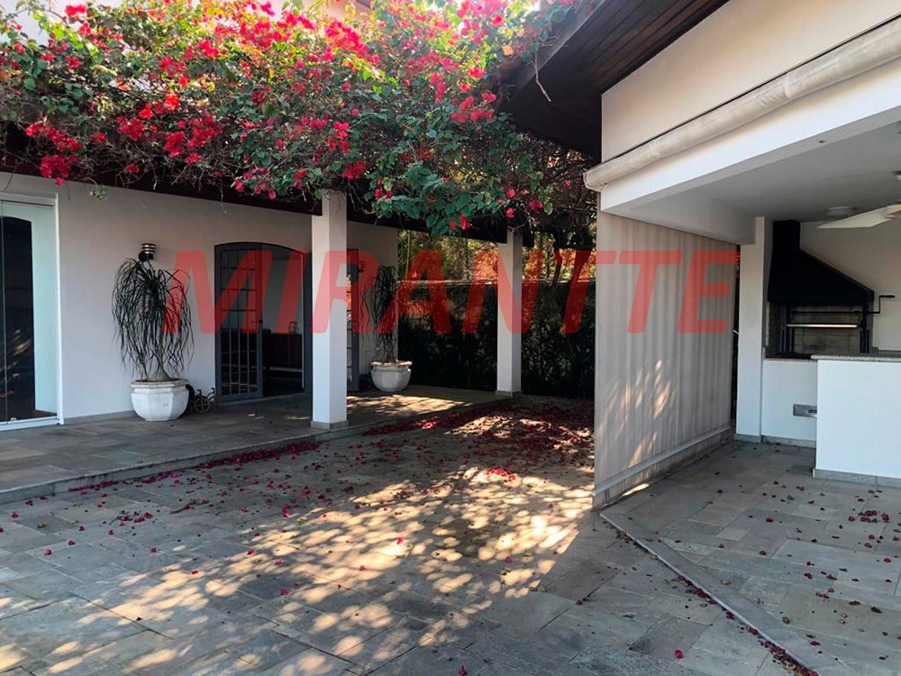 Cond. fechado de 469m² com 4 quartos em Alphaville 5