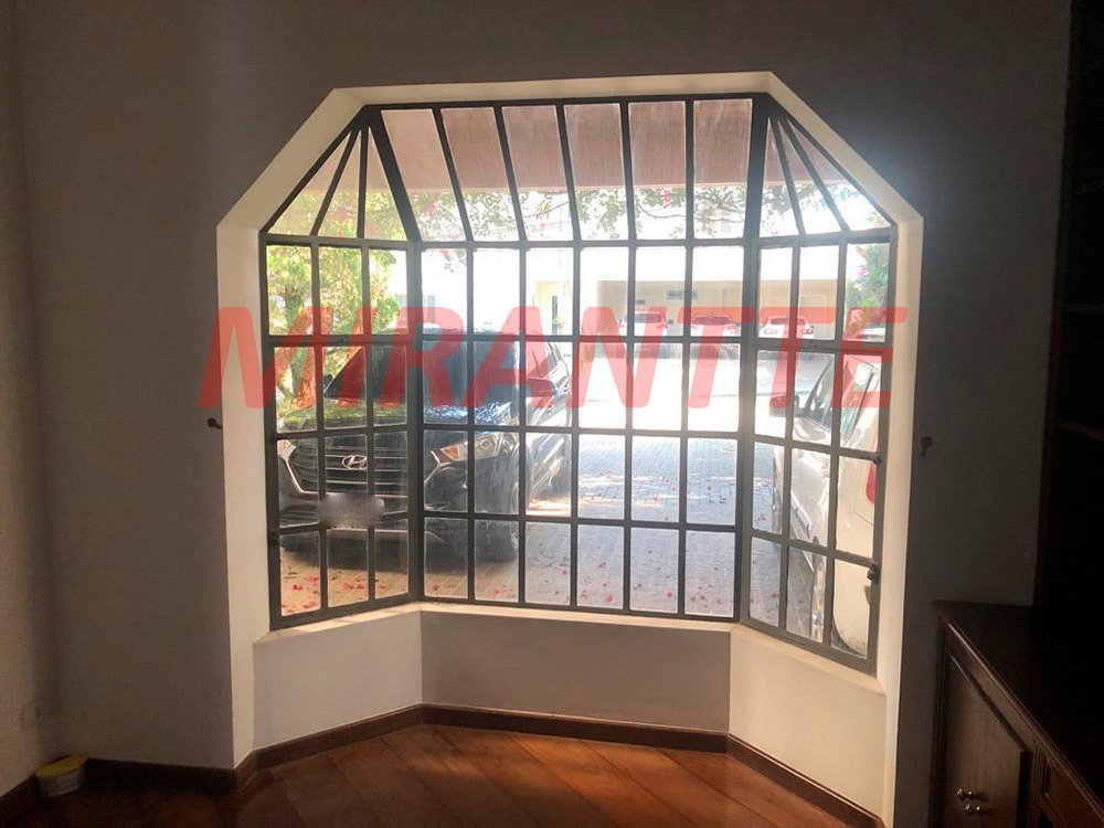 Cond. fechado de 469m² com 4 quartos em Alphaville 5