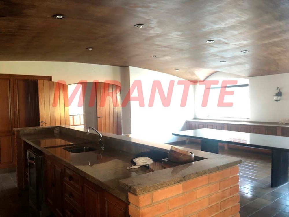 Cond. fechado de 469m² com 4 quartos em Alphaville 5