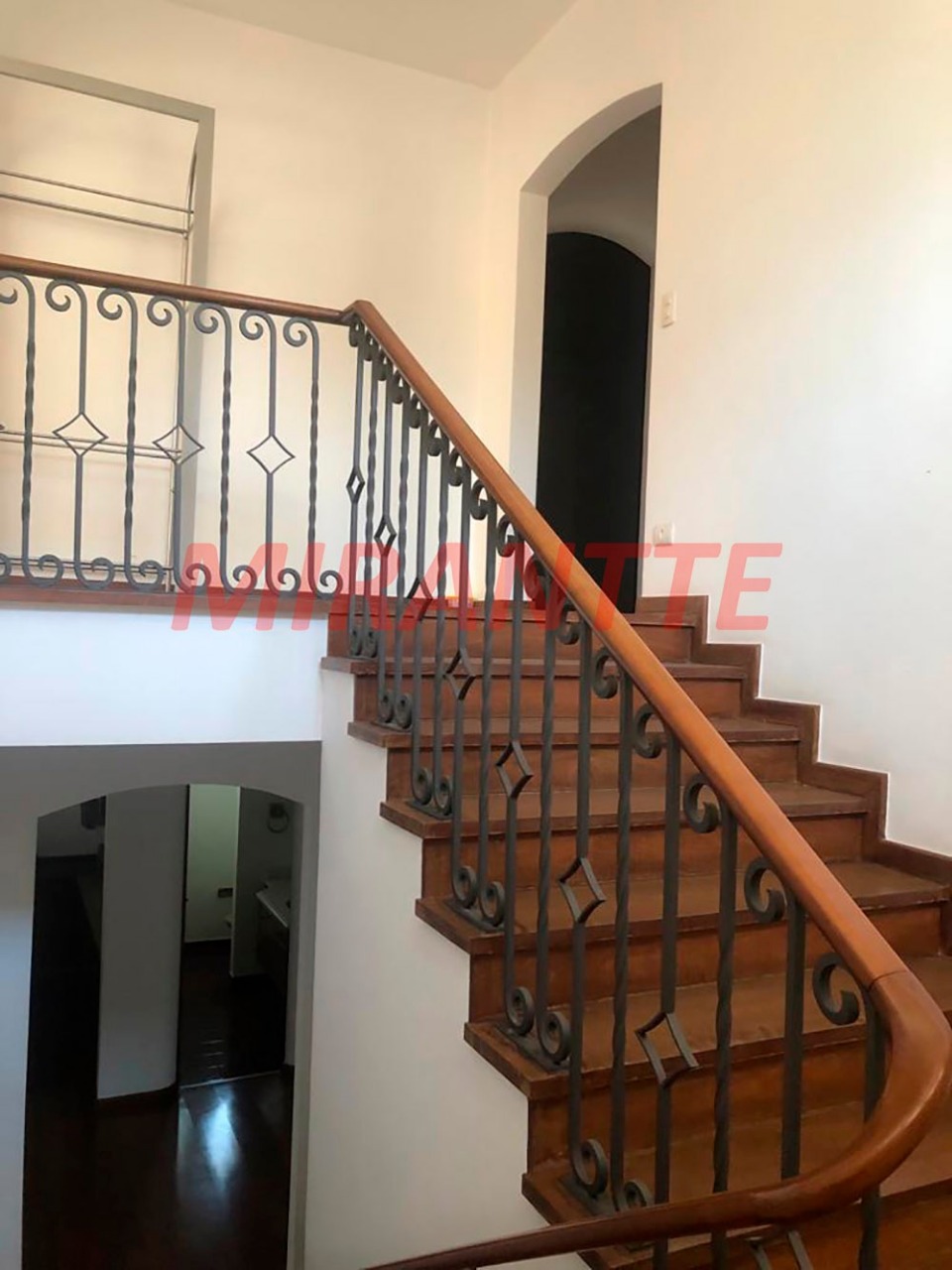 Cond. fechado de 469m² com 4 quartos em Alphaville 5