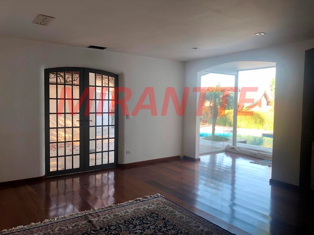 Cond. fechado de 469m² com 4 quartos em Alphaville 5
