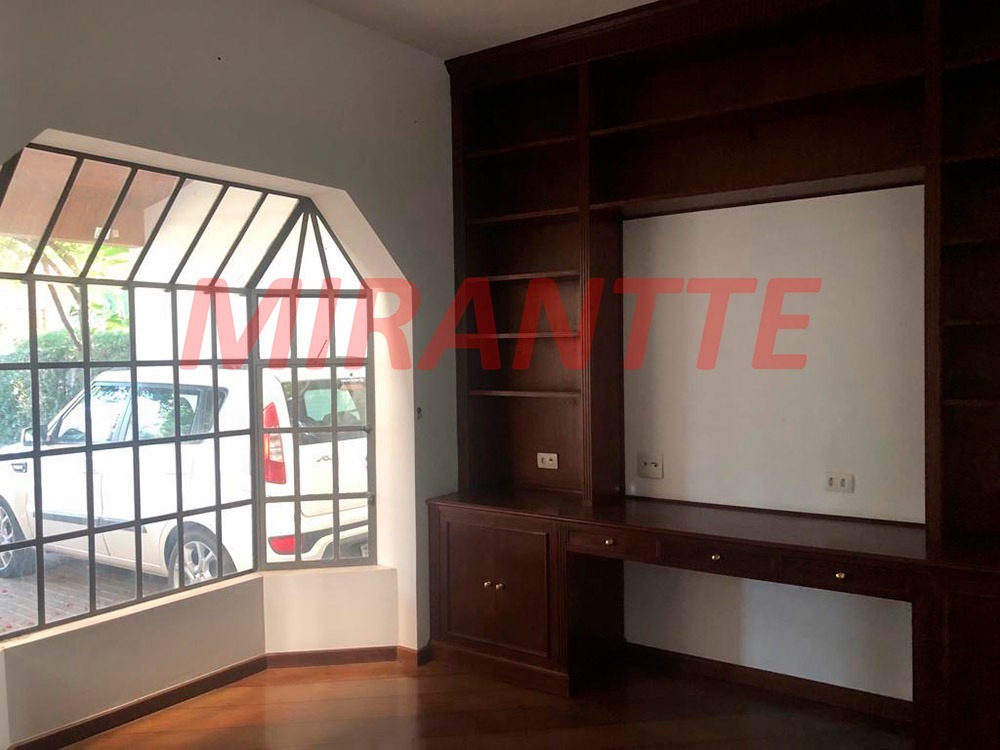Cond. fechado de 469m² com 4 quartos em Alphaville 5
