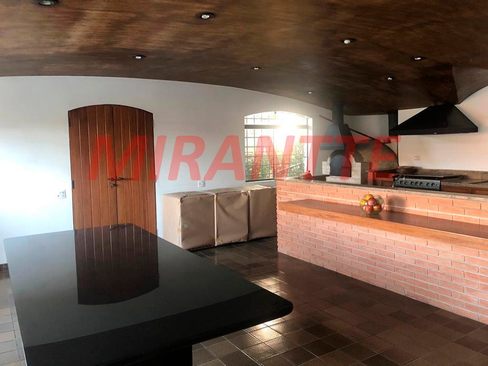 Cond. fechado de 469m² com 4 quartos em Alphaville 5