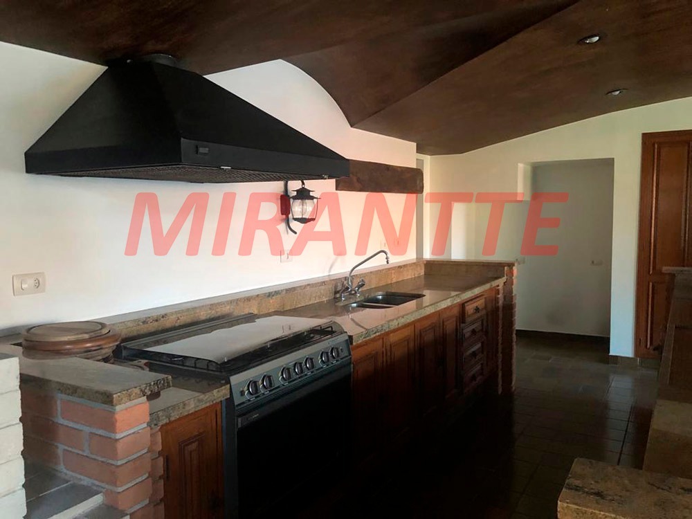 Cond. fechado de 469m² com 4 quartos em Alphaville 5