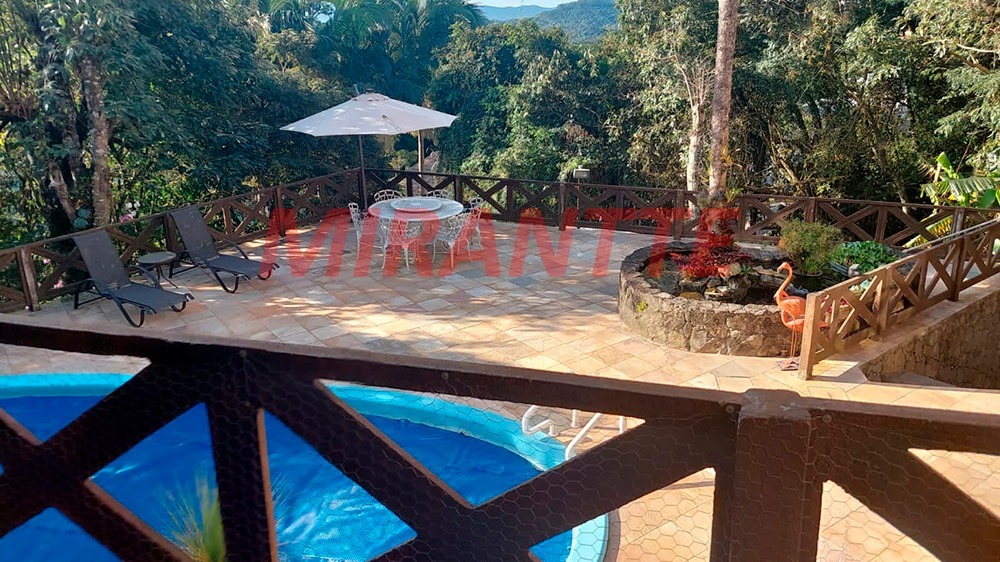 Cond. fechado de 325m² com 4 quartos em Residencial Cantareira