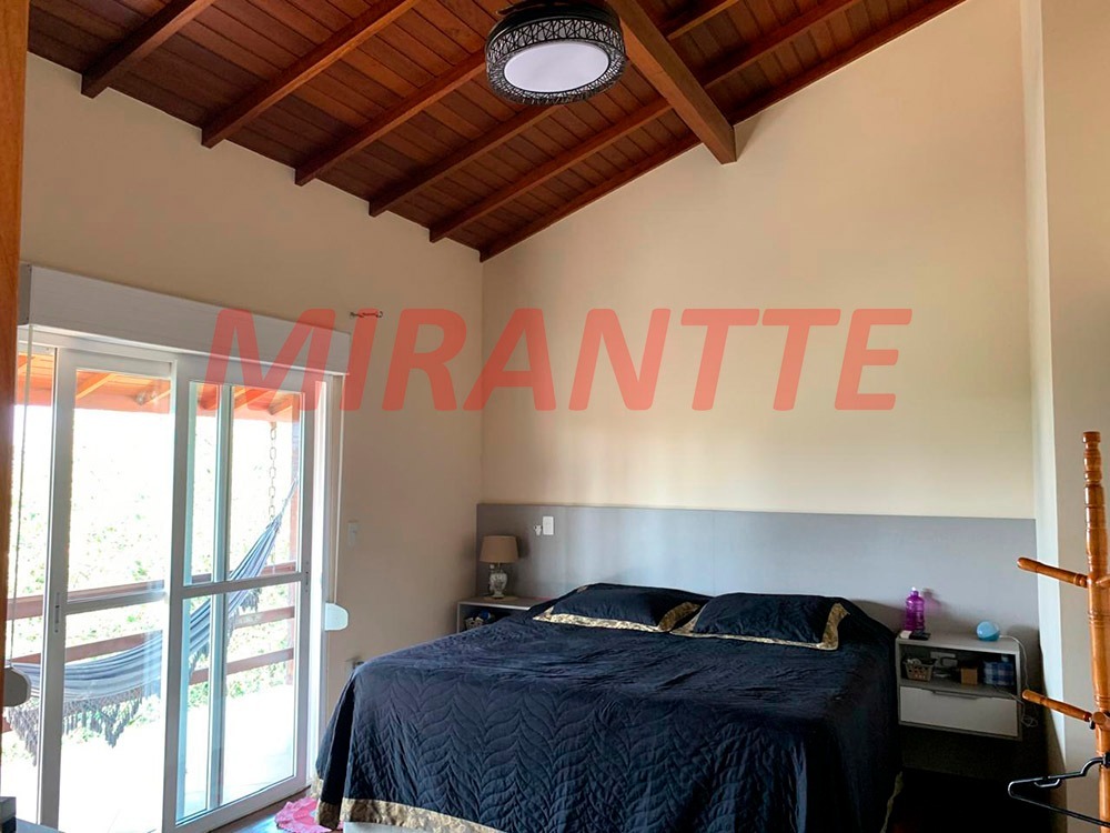 Cond. fechado de 325m² com 4 quartos em Residencial Cantareira