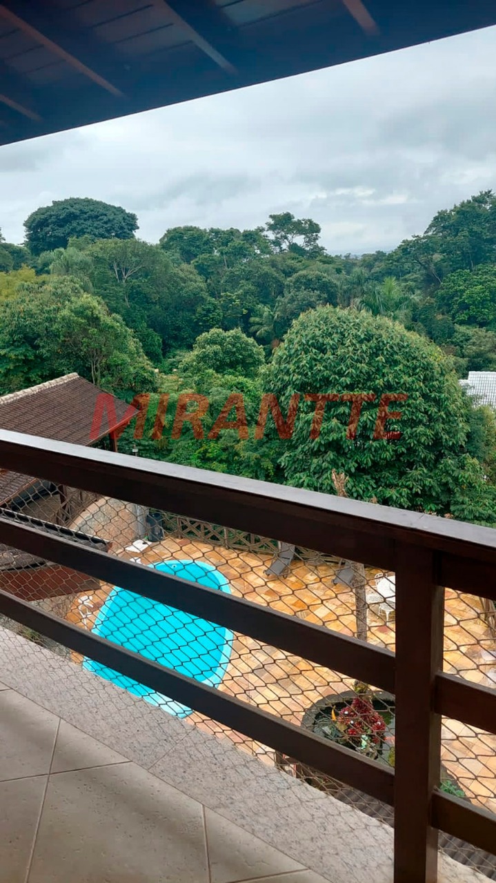 Cond. fechado de 325m² com 4 quartos em Residencial Cantareira