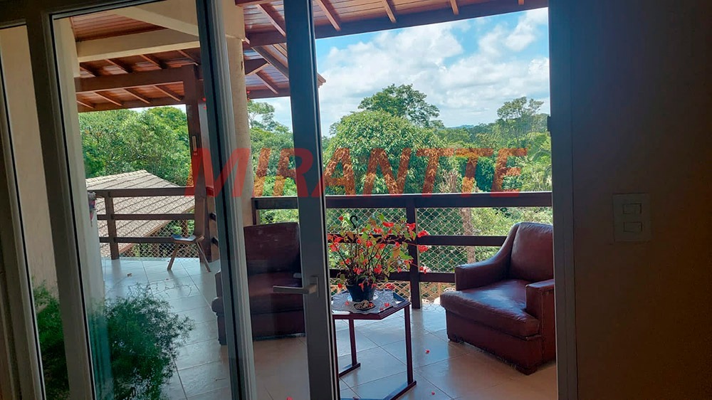 Cond. fechado de 325m² com 4 quartos em Residencial Cantareira