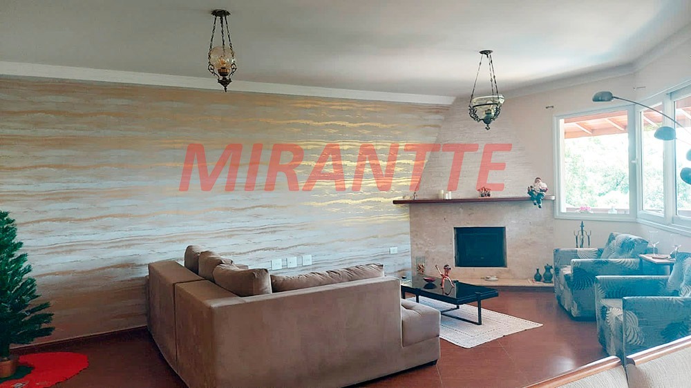 Cond. fechado de 325m² com 4 quartos em Residencial Cantareira