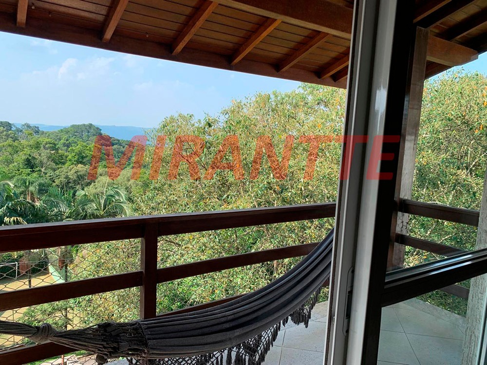 Cond. fechado de 325m² com 4 quartos em Residencial Cantareira
