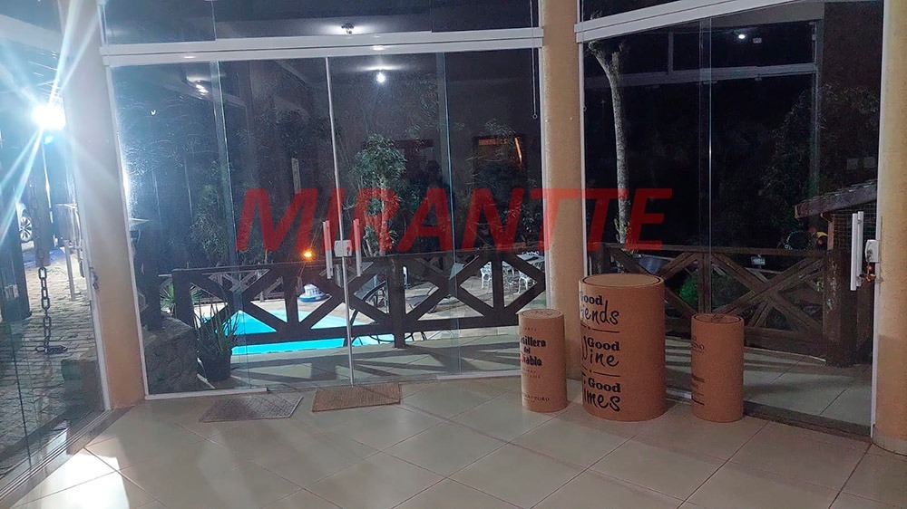 Cond. fechado de 325m² com 4 quartos em Residencial Cantareira