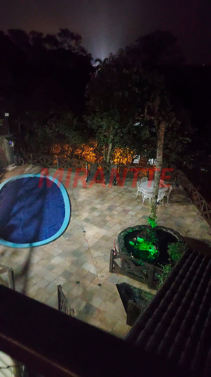 Cond. fechado de 325m² com 4 quartos em Residencial Cantareira