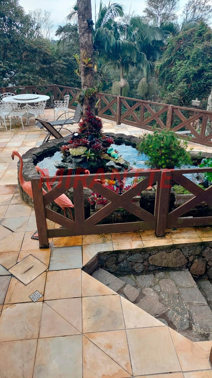 Cond. fechado de 325m² com 4 quartos em Residencial Cantareira