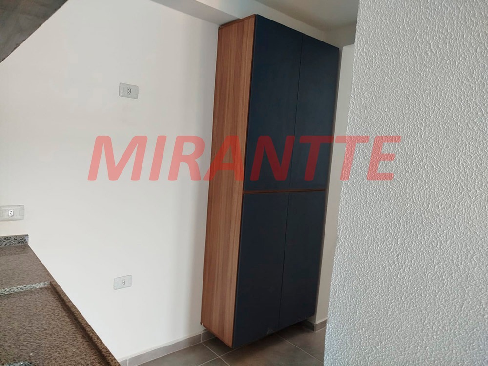 Apartamento de 42m² com 2 quartos em Vila Mazzei