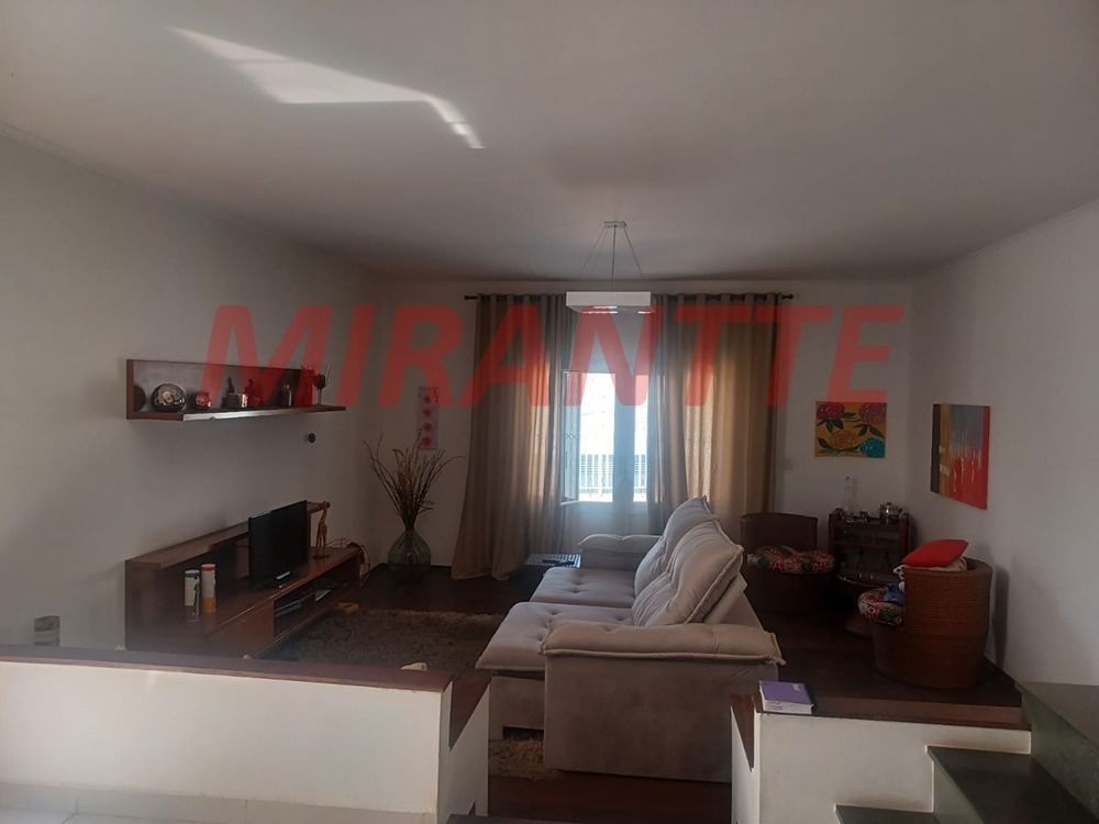 Sobrado de 169m² com 3 quartos em Vila Guaca