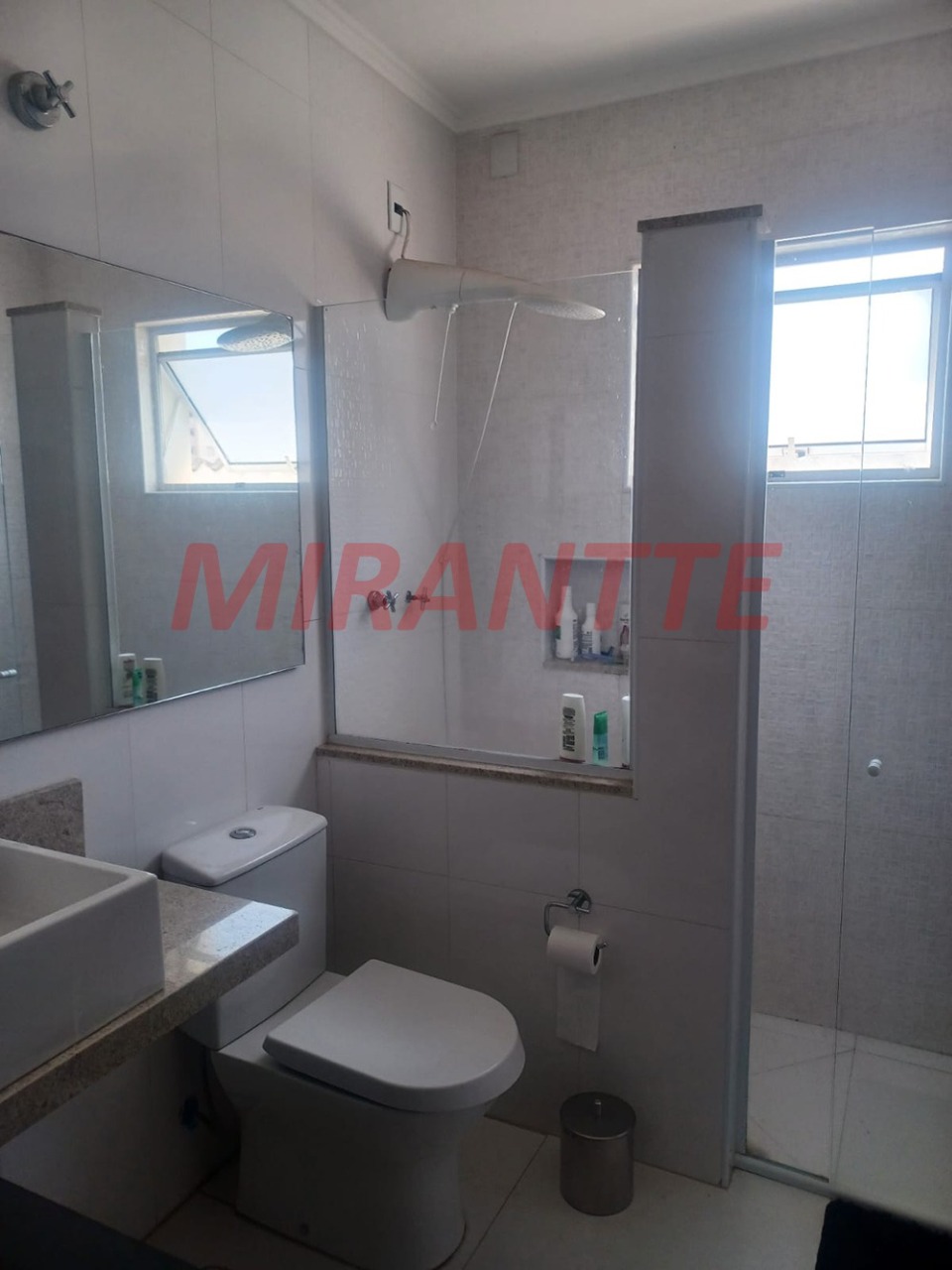 Sobrado de 169m² com 3 quartos em Vila Guaca
