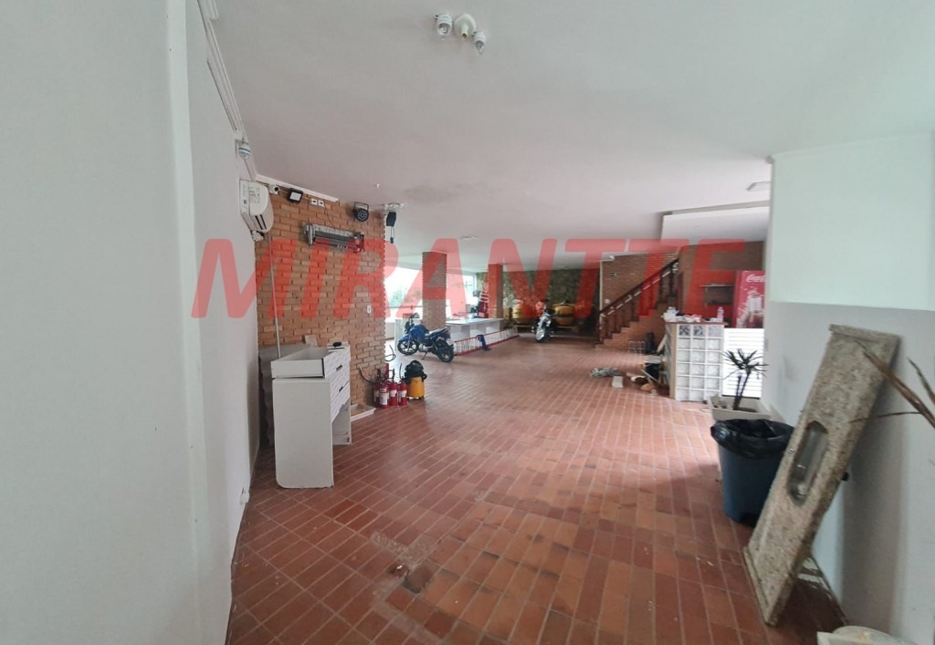 Comercial de 1500m² em Horto Florestal