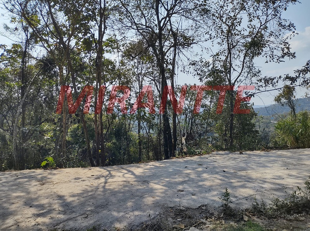 Terreno de 0m² em Juqueri Mirim