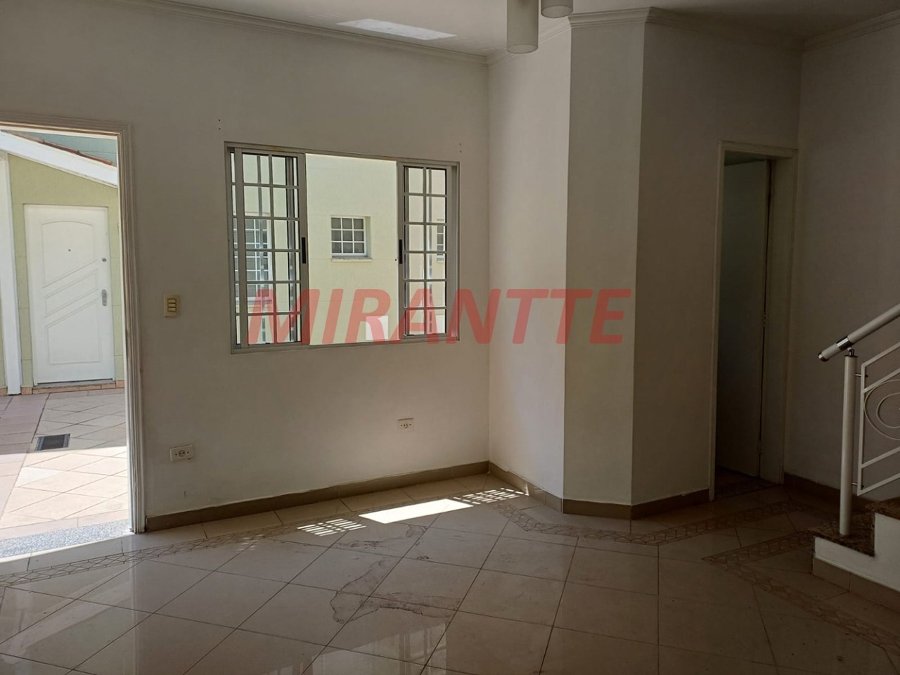 Cond. fechado de 160m² com 3 quartos em Vila Ester