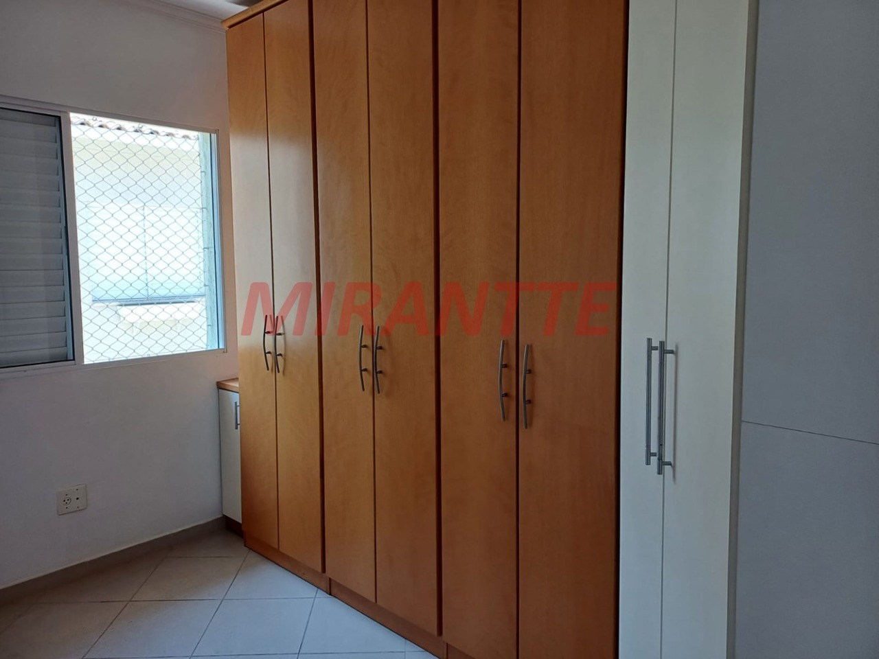 Cond. fechado de 160m² com 3 quartos em Vila Ester