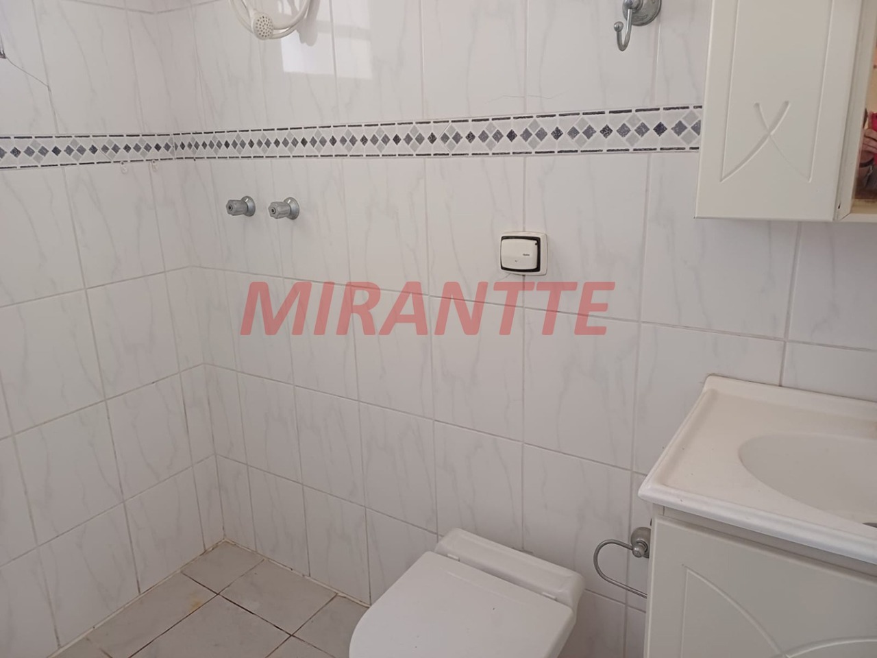 Cond. fechado de 160m² com 3 quartos em Vila Ester