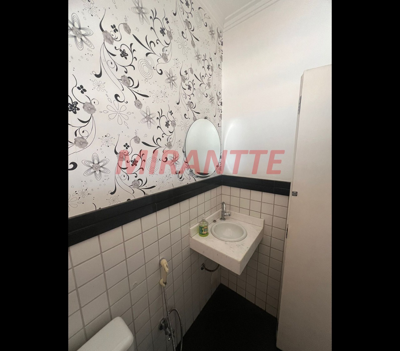 Sobrado de 230m² com 4 quartos em Vila Hermínia