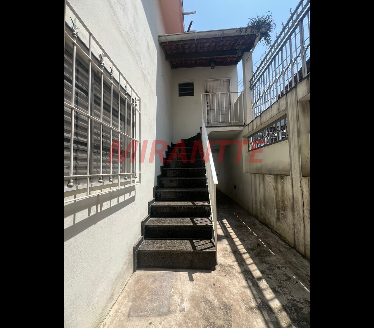 Sobrado de 230m² com 4 quartos em Vila Hermínia