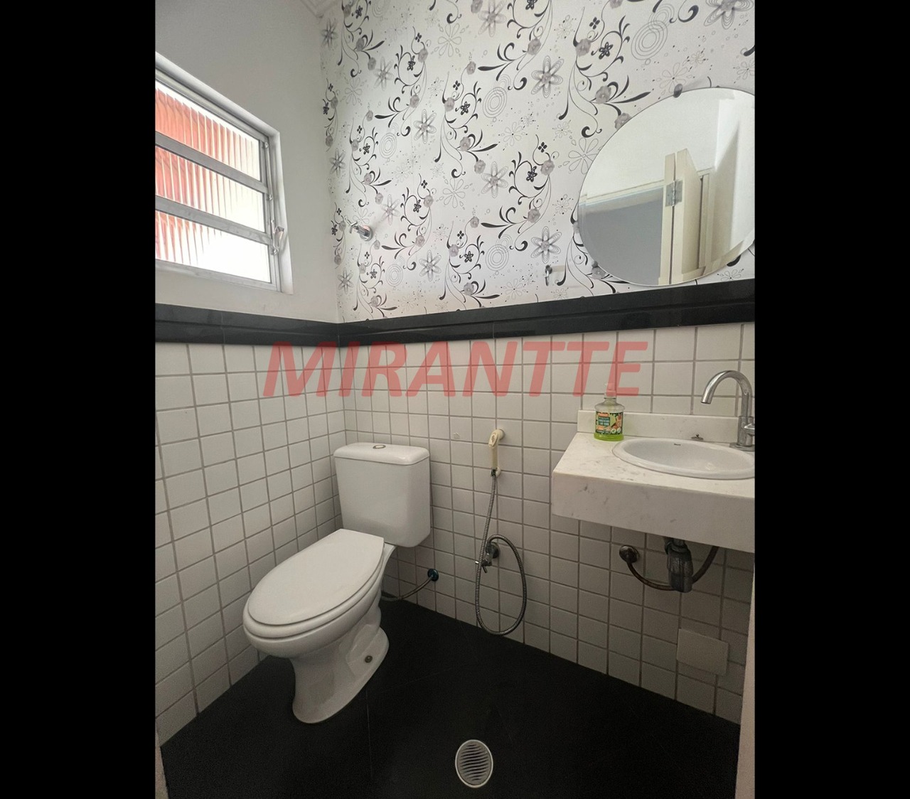 Sobrado de 230m² com 4 quartos em Vila Hermínia
