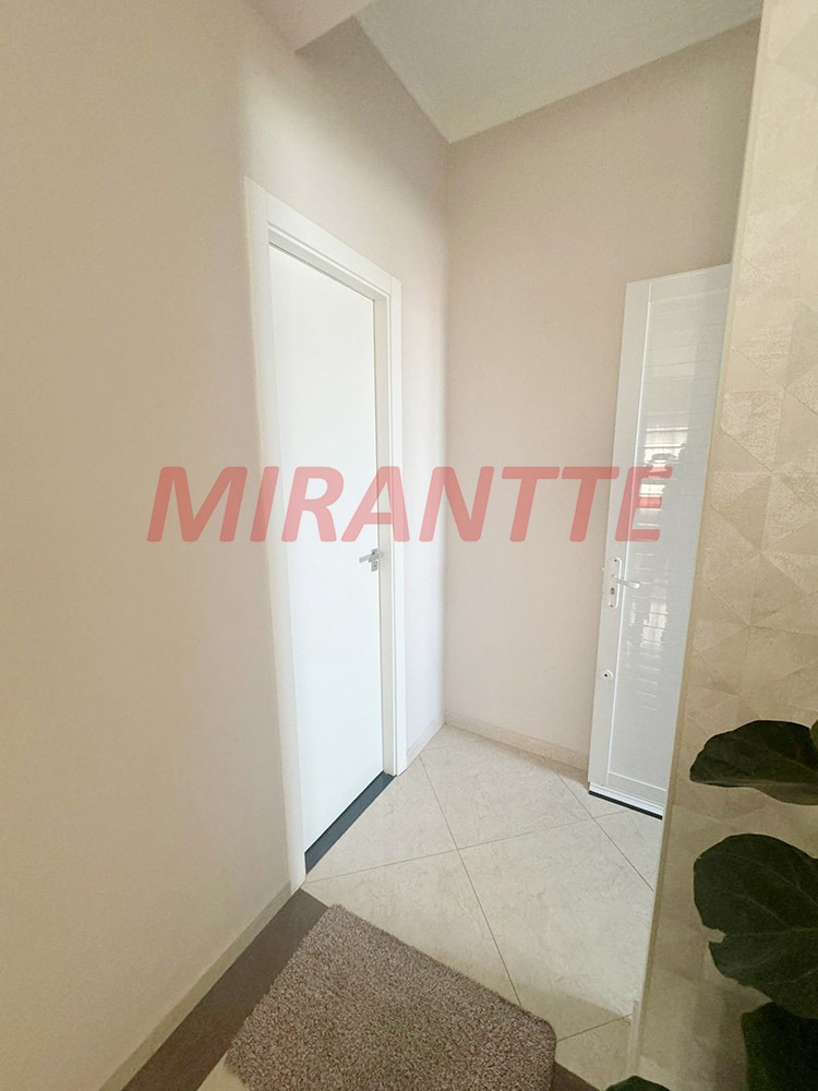 Sobrado de 382m² com 5 quartos em Vila Nivi