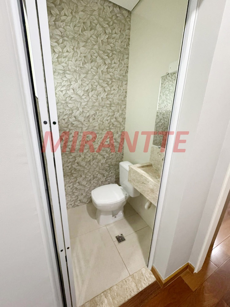 Sobrado de 382m² com 5 quartos em Vila Nivi
