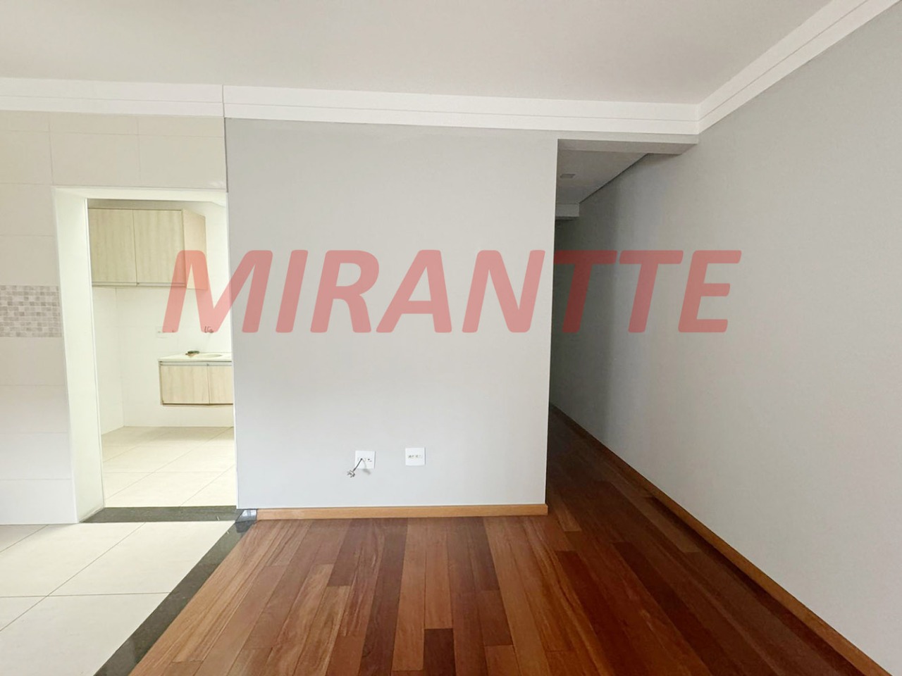 Sobrado de 382m² com 5 quartos em Vila Nivi