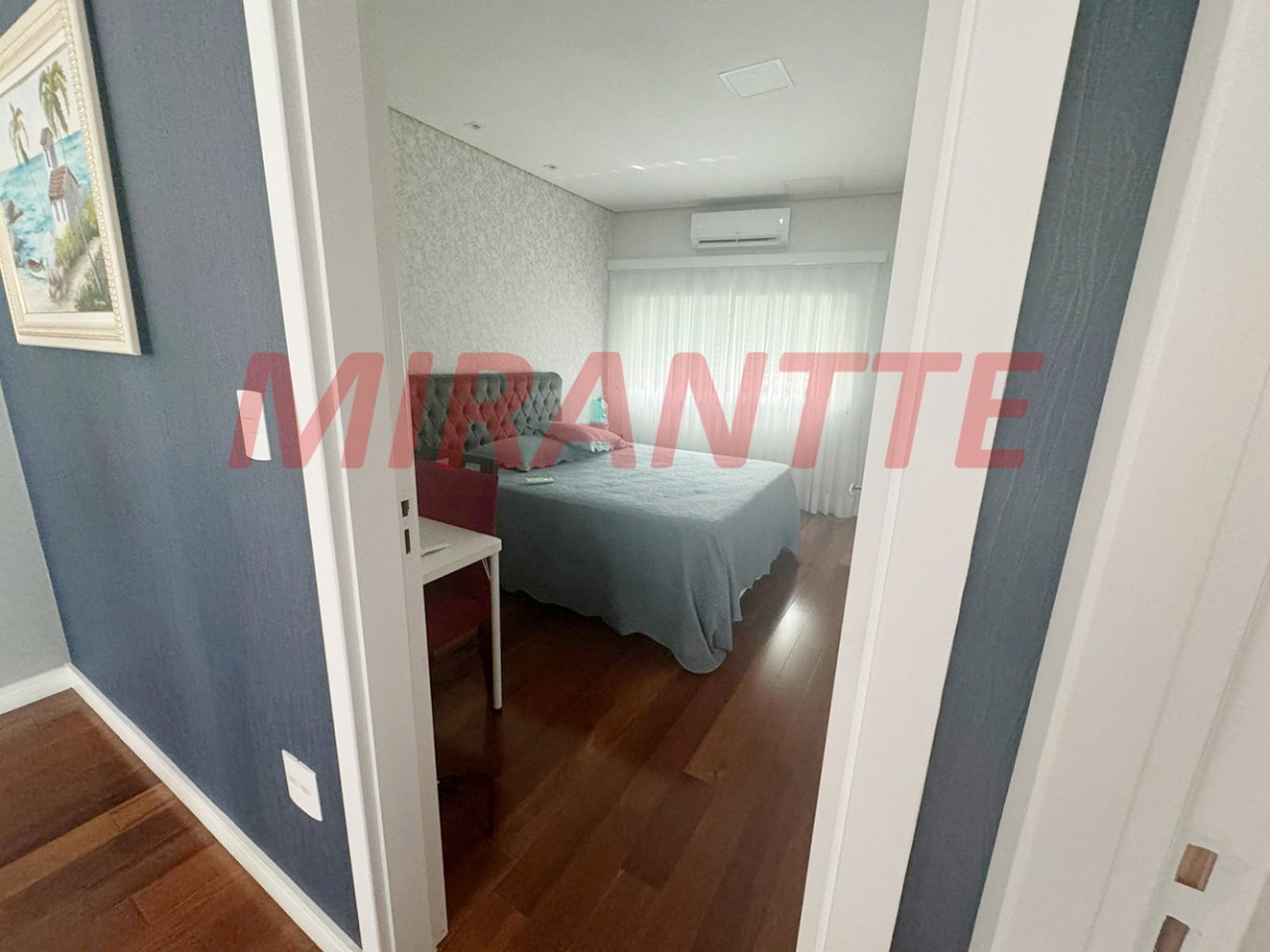 Sobrado de 382m² com 5 quartos em Vila Nivi