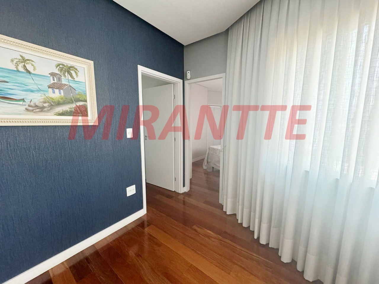 Sobrado de 382m² com 5 quartos em Vila Nivi
