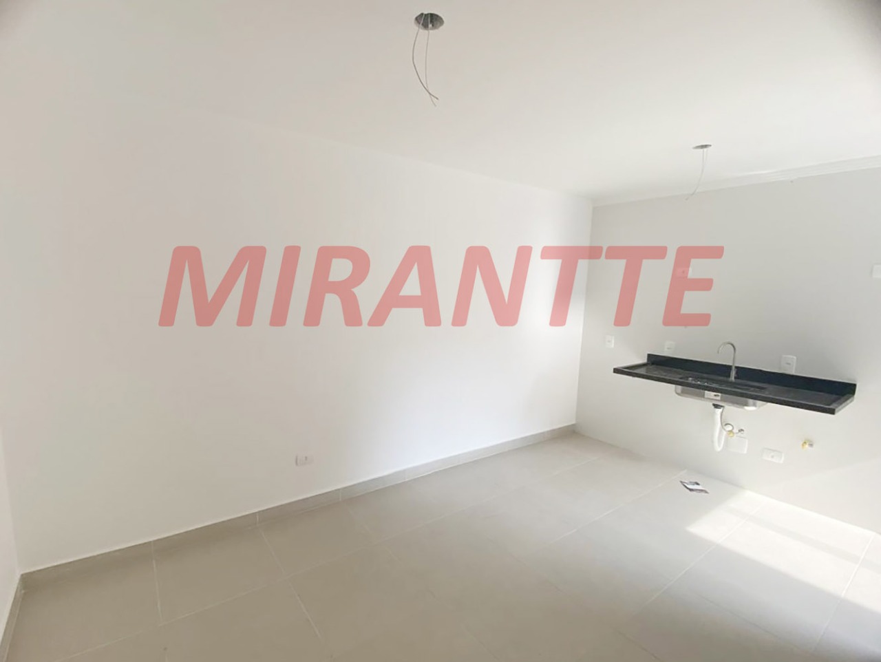 Apartamento de 30m² com 1 quartos em Água Fria