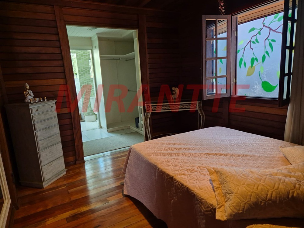 Cond. fechado de 355m² com 3 quartos em Serra da Cantareira