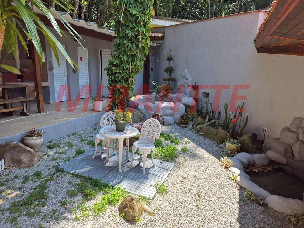 Cond. fechado de 355m² com 3 quartos em Serra da Cantareira