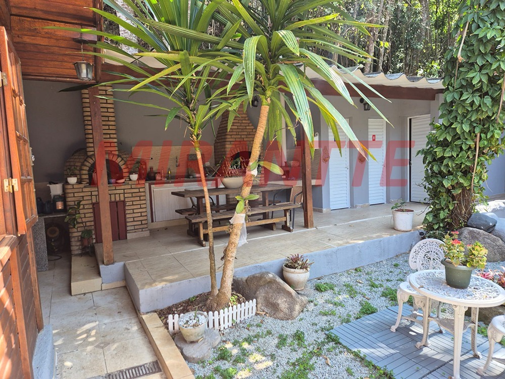 Cond. fechado de 355m² com 3 quartos em Serra da Cantareira