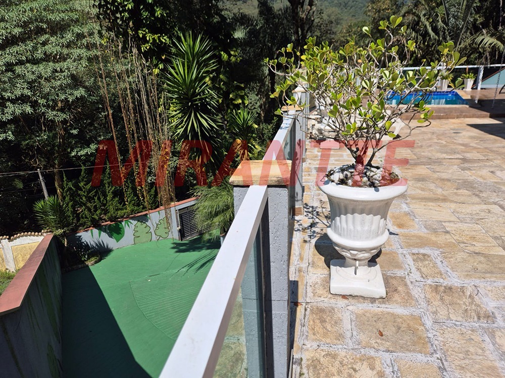 Cond. fechado de 355m² com 3 quartos em Serra da Cantareira
