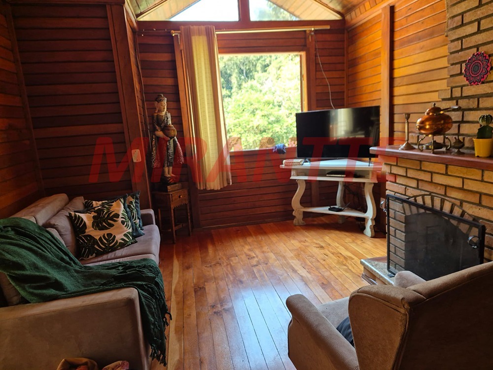 Cond. fechado de 355m² com 3 quartos em Serra da Cantareira