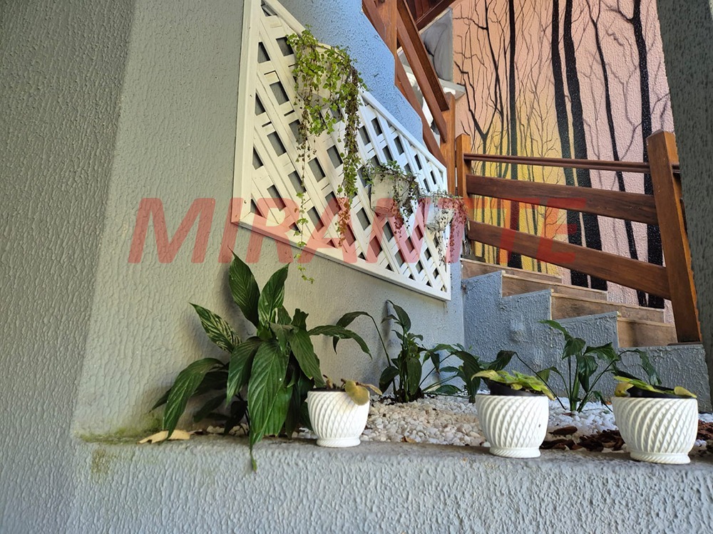 Cond. fechado de 355m² com 3 quartos em Serra da Cantareira