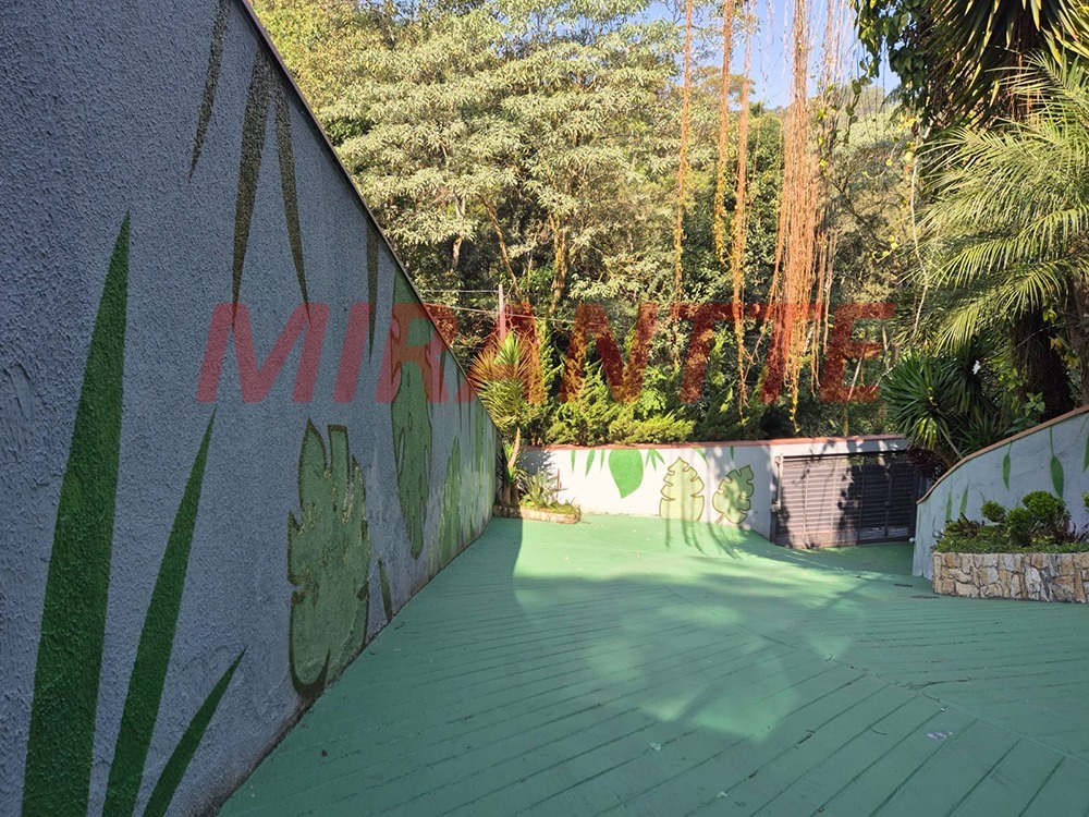 Cond. fechado de 355m² com 3 quartos em Serra da Cantareira