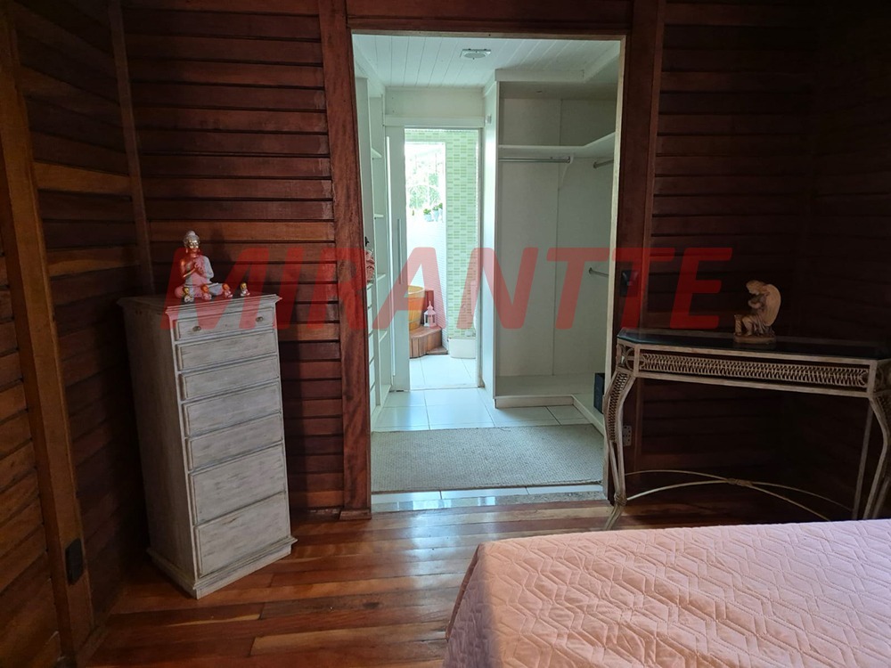 Cond. fechado de 355m² com 3 quartos em Serra da Cantareira