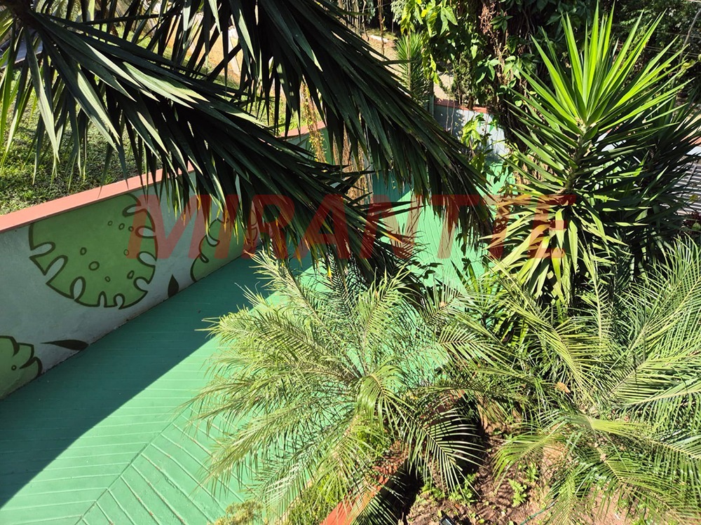 Cond. fechado de 355m² com 3 quartos em Serra da Cantareira