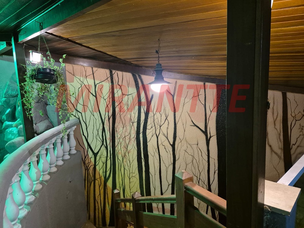 Cond. fechado de 355m² com 3 quartos em Serra da Cantareira