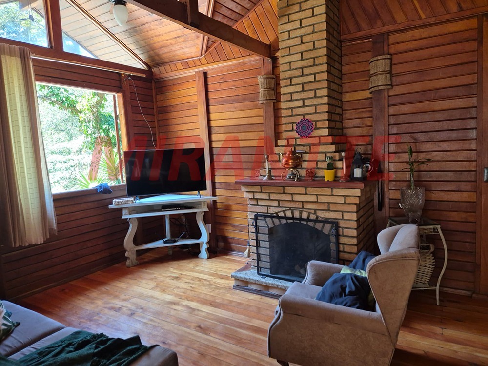 Cond. fechado de 355m² com 3 quartos em Serra da Cantareira